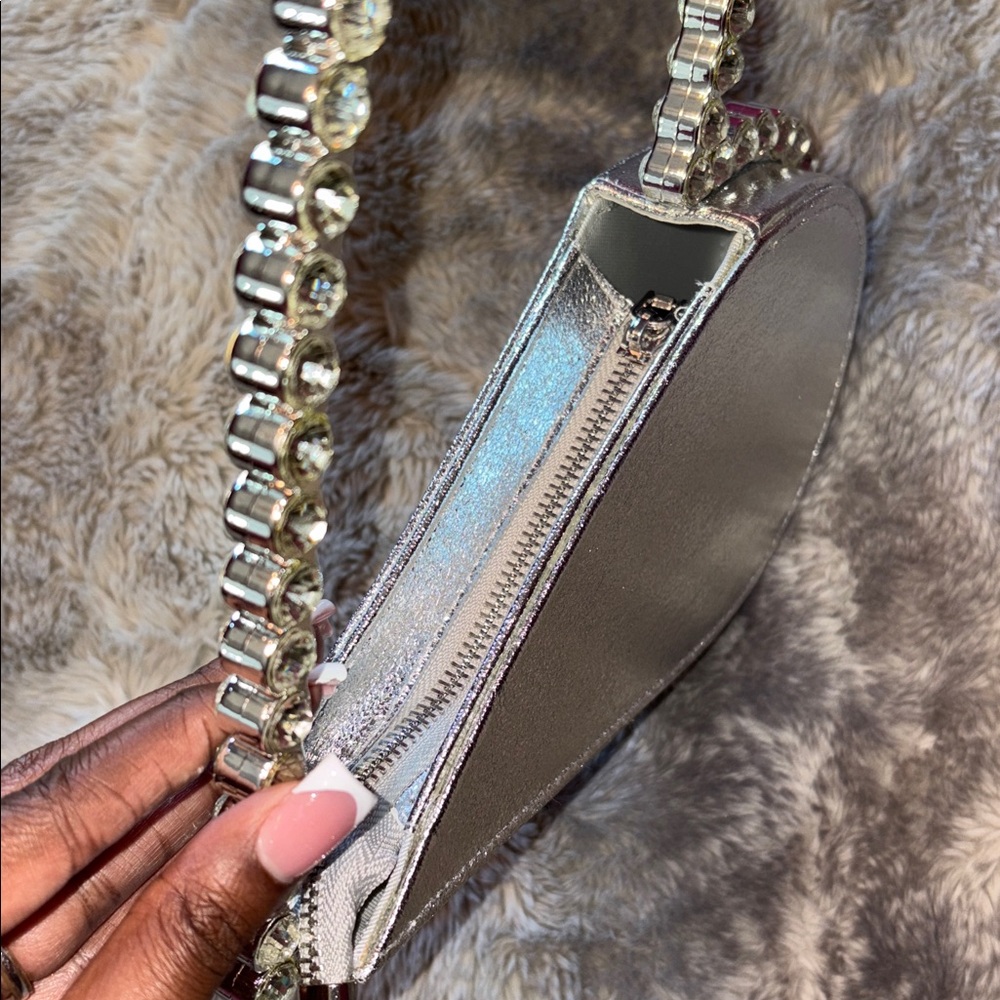 FN Silver Rhinestone Heart Clutch 😍 - Picture 3 of 6